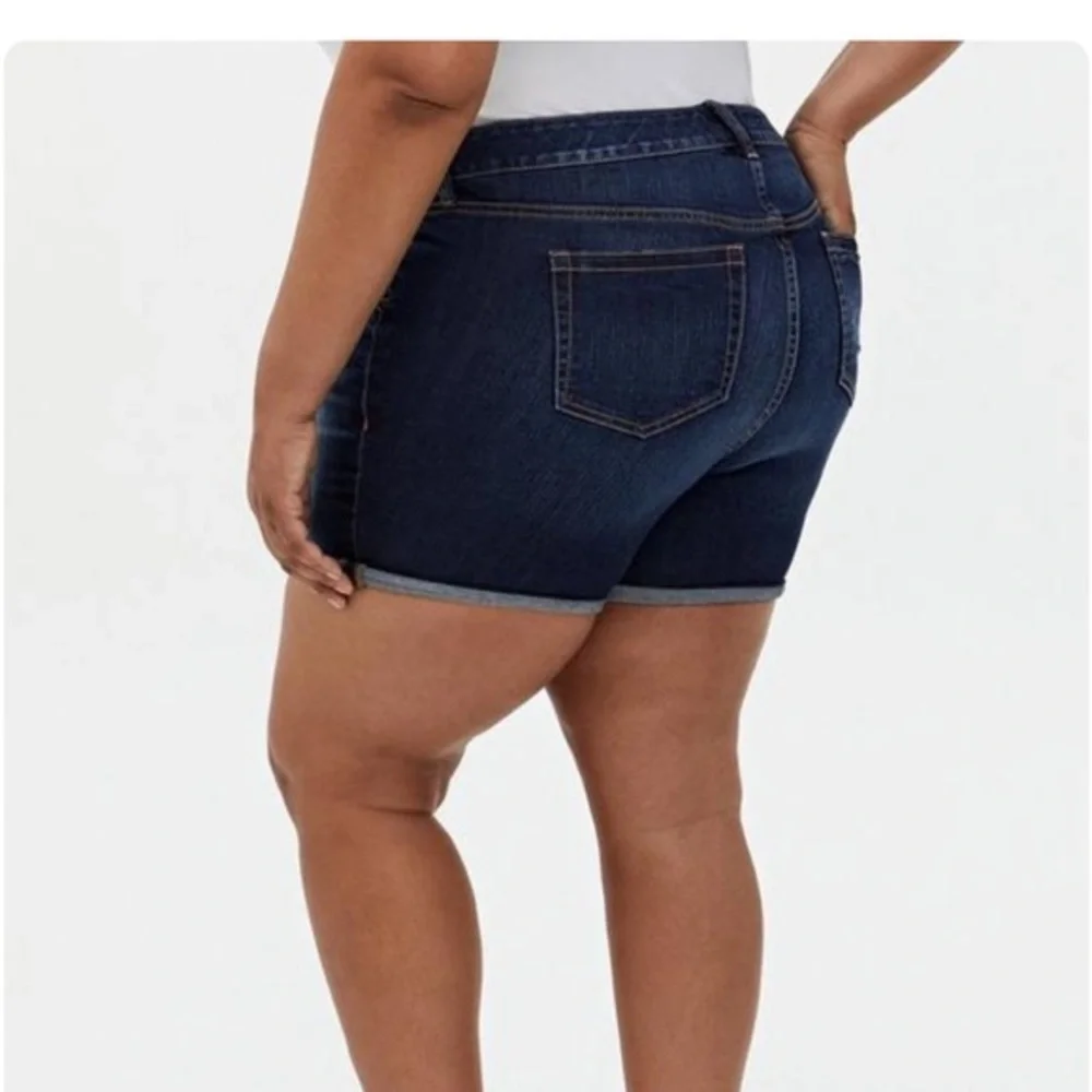 Torrid 5 inch vintage stretch‎ high rise shorts women’s size 24
